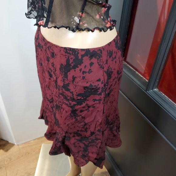 Banana Republic Dark Red Tie Dye Skirt - Picture 3 of 6